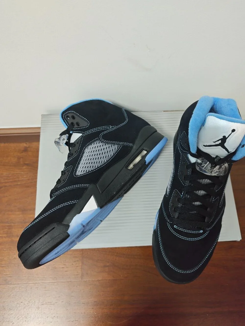 Air Jordan 5 Retro Men’s Sneakers - Black/Light Blue